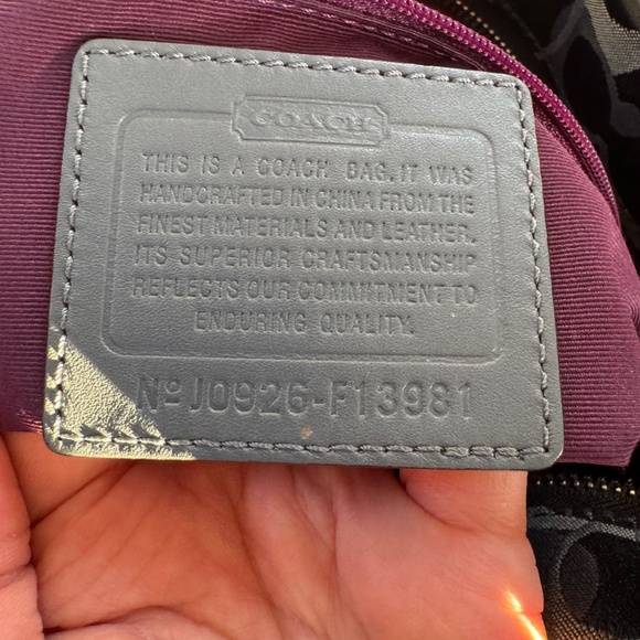 Coach Carly Bag - Picture 11 of 12